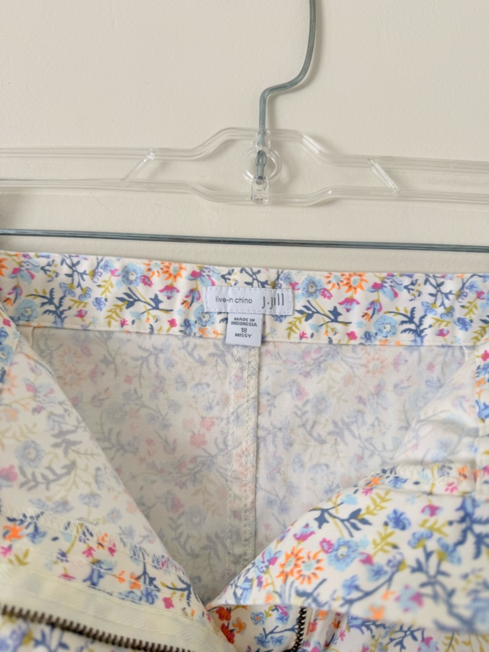 J. Jill Floral Print White Mini Skirt Size 18 Live-in Chino Spring Cotton Garden - Picture 3 of 10